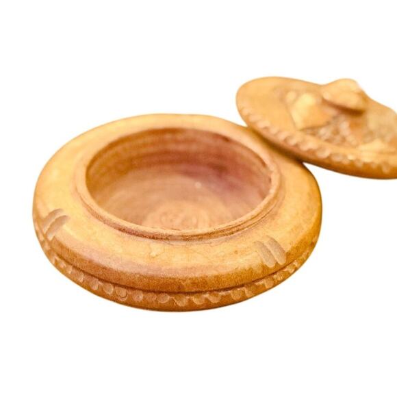 Vintage Hand-Carved Wooden Trinket Box with Lid – Decorative Keepsake Container - Picture 2 of 4